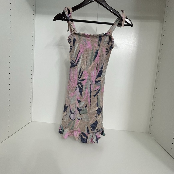 SALTWATER LUXE‎ Logan Smocked Mini Dress Womens XS Tropical Ruffles Sundress B1 - Picture 1 of 5